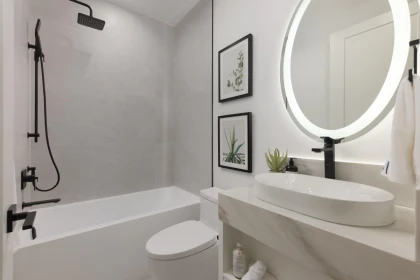 Hallway Photo of 1 421 W 23rd Avenue, Vancouver, BC
