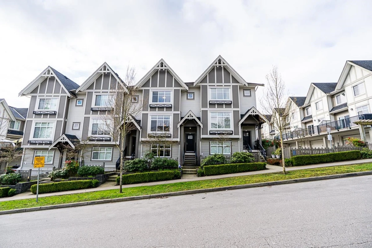 Living Room Photo of 12 6588 195a Street, Surrey, BC