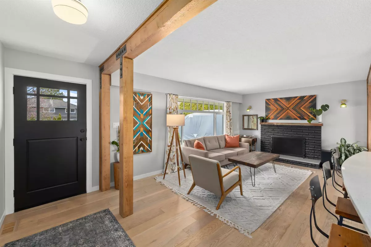Family Room Photo of 5845 Crescent Drive, Delta, BC