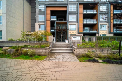 310 9877 University Crescent, Burnaby, BC, Burnaby — Apartment/Condo for sale