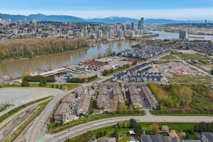 Hot Tub / Spa Photo of 31 430 Duncan Street, New Westminster, BC