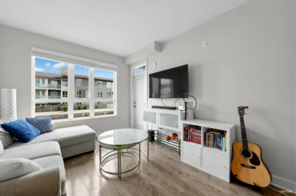 Breakfast Nook Photo of 307 733 W 14th Street, North Vancouver, BC