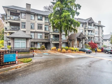 Loft / Bonus Room Photo of 407 33338 E Bourquin Crescent, Abbotsford, BC