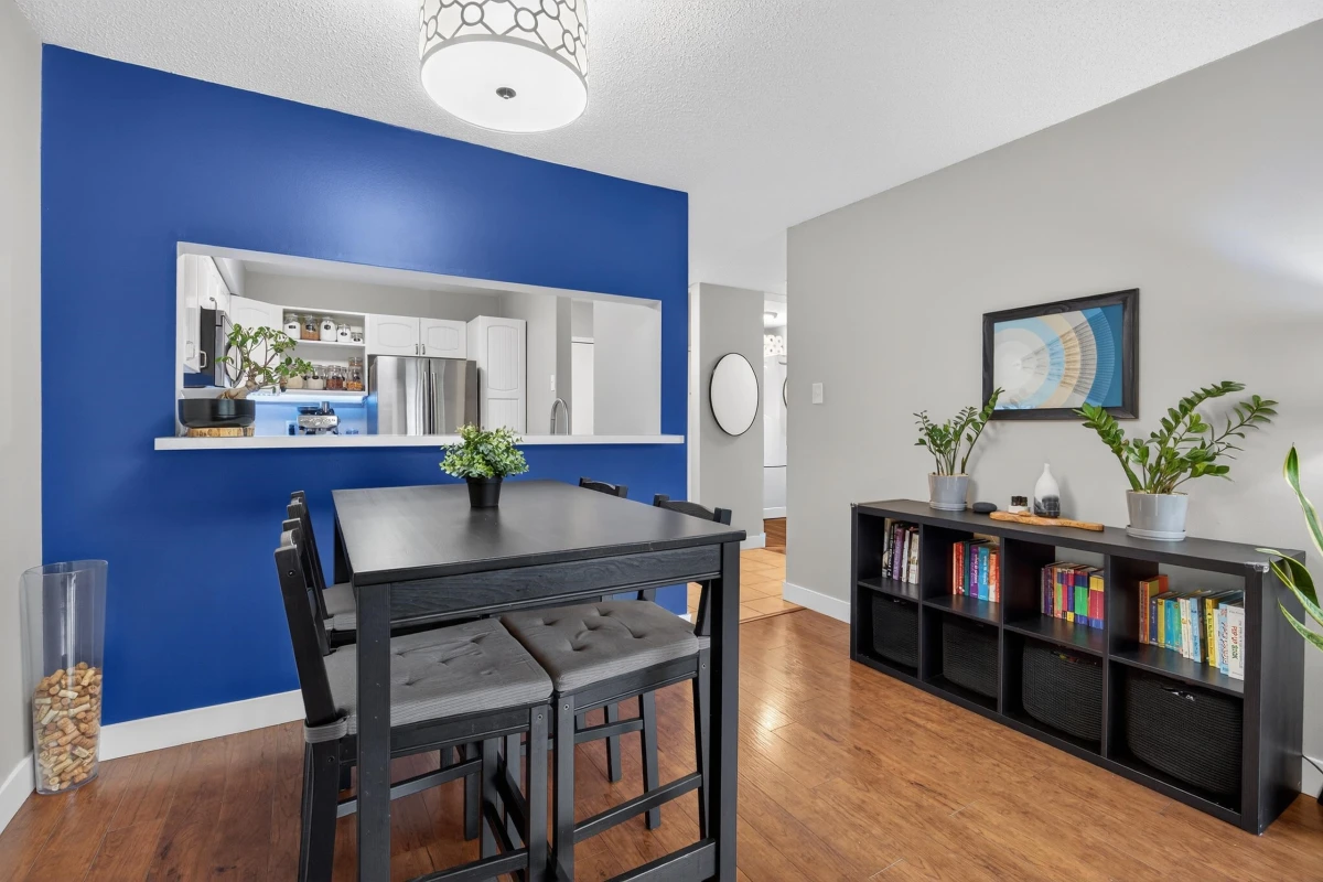 Dining Area Photo of 109 15272 19 Avenue, Surrey, BC