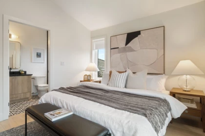 Hot Tub / Spa Photo of 1 2541 Grant Street, Vancouver, BC