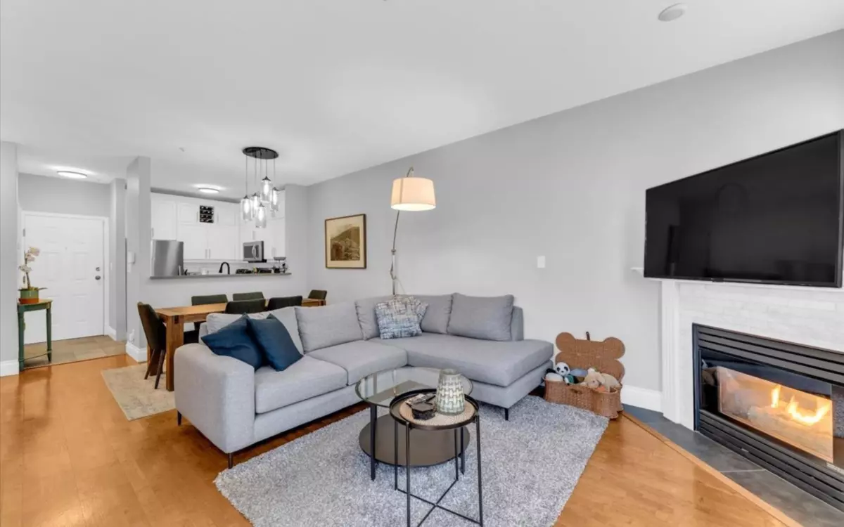 Living Room Photo of 303 2525 Quebec Street, Vancouver, BC