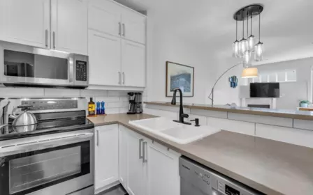 Guest Bathroom Photo of 303 2525 Quebec Street, Vancouver, BC