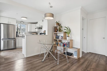 304 6833 Village Green, Burnaby, BC, Burnaby — Apartment/Condo for sale