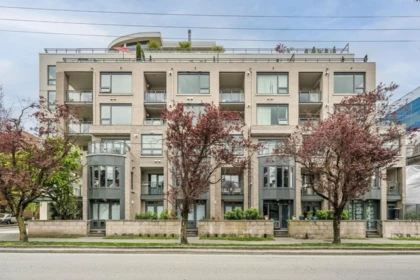 Front Yard Photo of 503 1888 York Avenue, Vancouver, BC