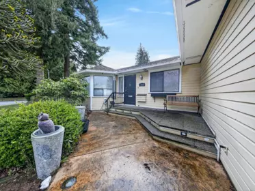 Powder Room Photo of 12988 18 Avenue, Surrey, BC