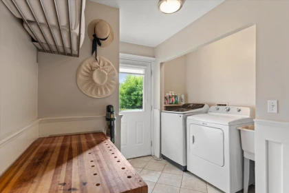 Guest Bathroom Photo of 42302 Knox Avenue, Yarrow, BC