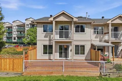 Front Yard Photo of 1 20484 53 Avenue, Langley, BC