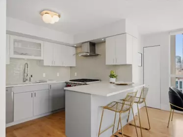 Kitchen Photo of 805 1238 Richards Street, Vancouver, BC