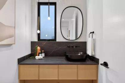Powder Room Photo of 1 58 E 40th Avenue, Vancouver, BC