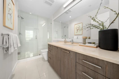 Primary Bathroom Photo of 301 123 W 1st Street, North Vancouver, BC