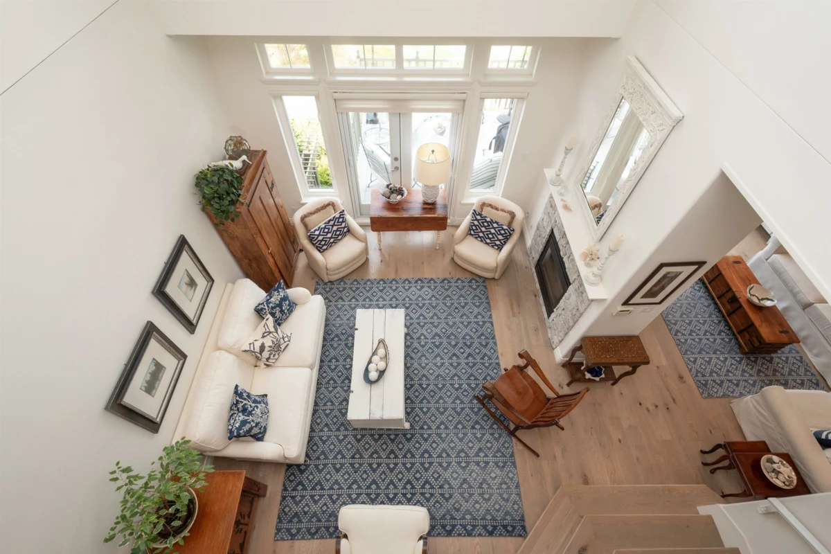 Dining Area Photo of 43 Point Terrace, West Vancouver, BC