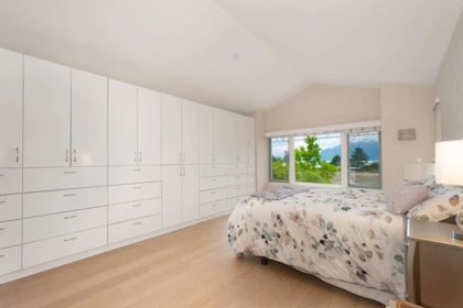 Mudroom Photo of 43 Point Terrace, West Vancouver, BC