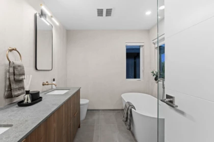 Entry Foyer Photo of 3073 Fromme Road, North Vancouver, BC