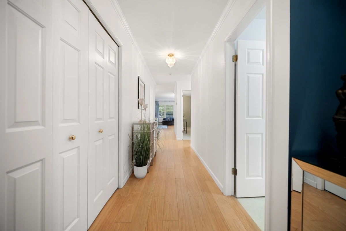 Family Room Photo of 106 15270 17 Avenue, Surrey, BC