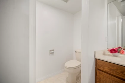 Basement Recreation Room Photo of 106 15270 17 Avenue, Surrey, BC
