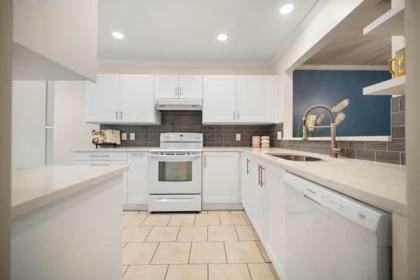 Kitchen Island Photo of 106 15270 17 Avenue, Surrey, BC