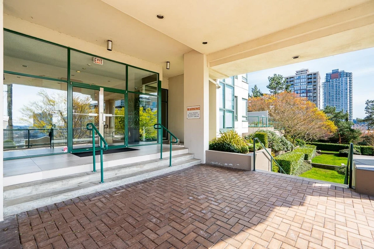 Family Room Photo of 401 121 Tenth Street, New Westminster, BC