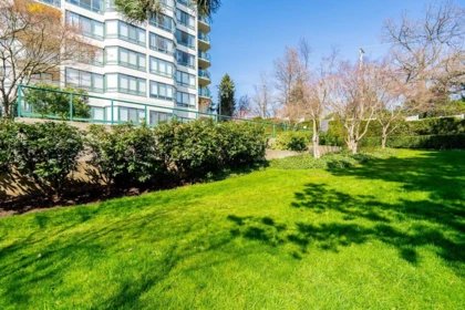 Aerial View of 401 121 Tenth Street, New Westminster, BC