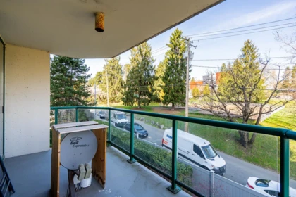 Garden / Landscaping Photo of 401 121 Tenth Street, New Westminster, BC
