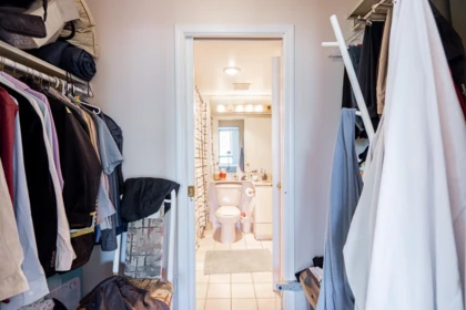 Hallway Photo of 401 121 Tenth Street, New Westminster, BC