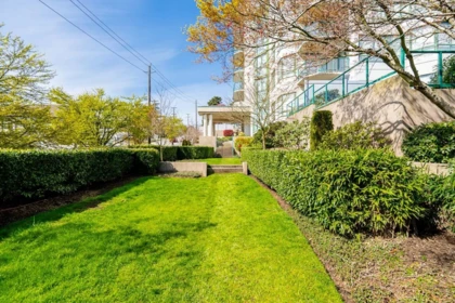 Outdoor Kitchen Photo of 401 121 Tenth Street, New Westminster, BC