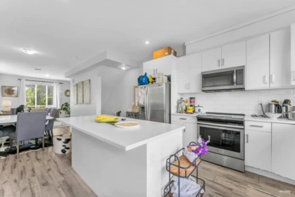 11 8699 158 Street, Surrey, BC, Surrey — Townhouse for sale