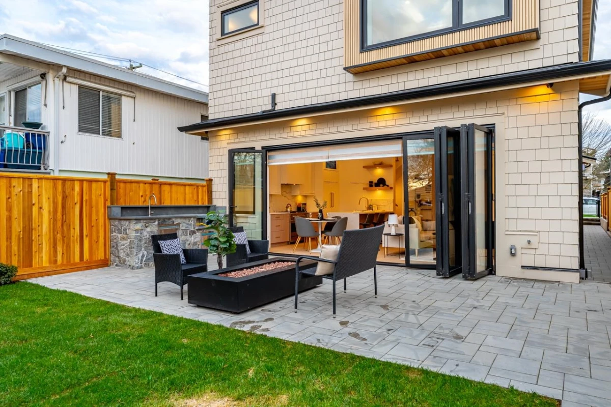 Living Room Photo of 2 5355 Inverness Street, Vancouver, BC