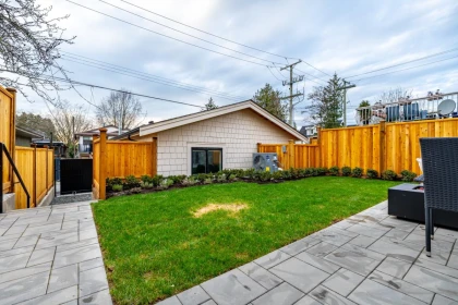Kitchen Photo of 2 5355 Inverness Street, Vancouver, BC