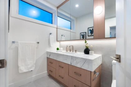 Primary Bathroom Photo of 2 5355 Inverness Street, Vancouver, BC