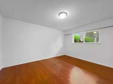 Hallway Photo of 5313 10 Avenue, Delta, BC