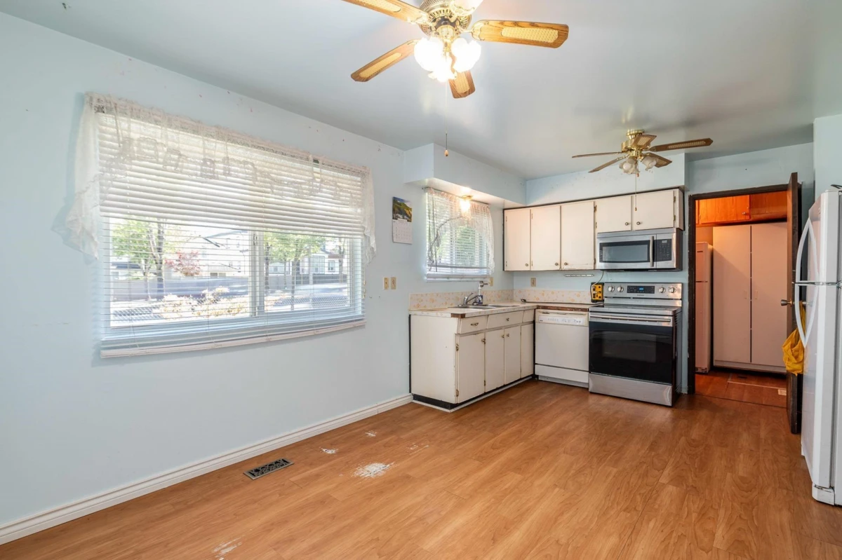Dining Area Photo of 13077 72 Avenue, Surrey, BC