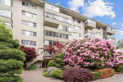404 1425 Esquimalt Avenue, West Vancouver, BC, West Vancouver — Apartment/Condo for sale