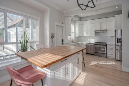 Kitchen Island Photo of 5919 148 Street, Surrey, BC