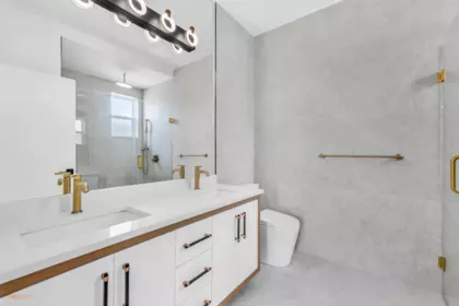 Mudroom Photo of 102 16702 16a Avenue, Surrey, BC
