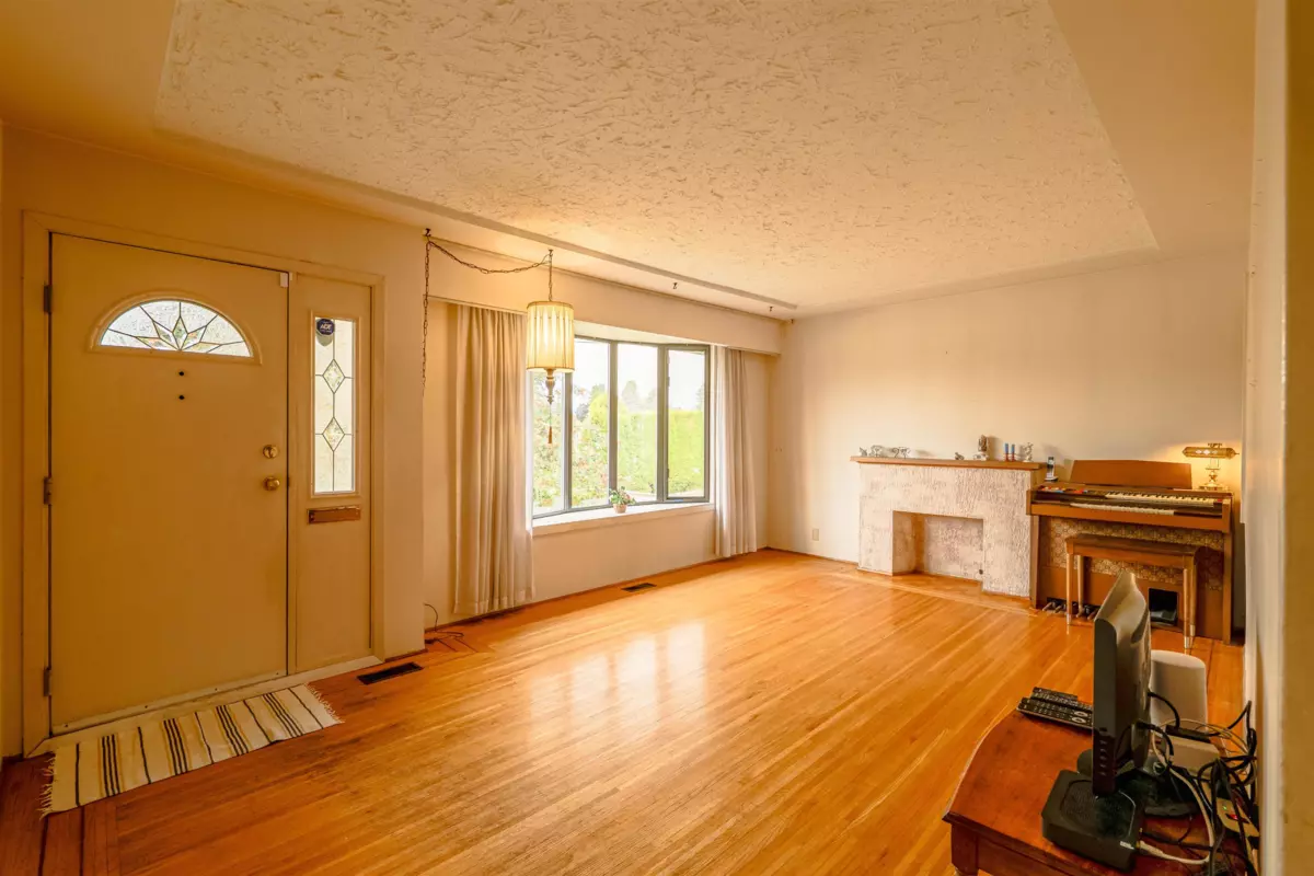 Family Room Photo of 4638 Royal Oak Avenue, Burnaby, BC