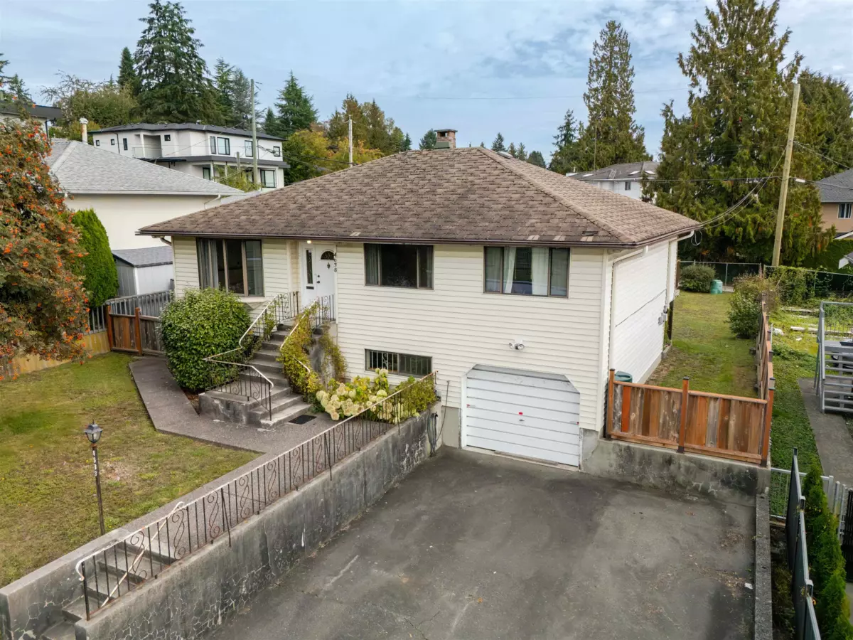 Living Room Photo of 4638 Royal Oak Avenue, Burnaby, BC