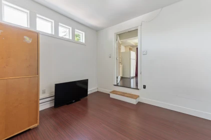 Hallway Photo of 14770 60 Avenue, Surrey, BC