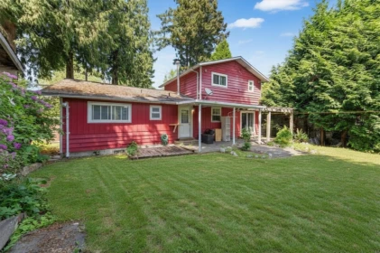 Swimming Pool Photo of 14770 60 Avenue, Surrey, BC