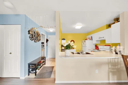 Kitchen Photo of 308 15160 108 Avenue, Surrey, BC