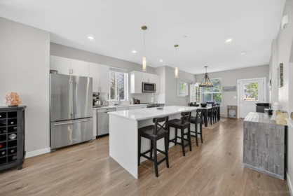 Kitchen Island Photo of 5 7169 208a Street, Langley, BC