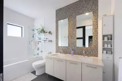 Primary Bathroom Photo of 206 220 Salter Street, New Westminster, BC
