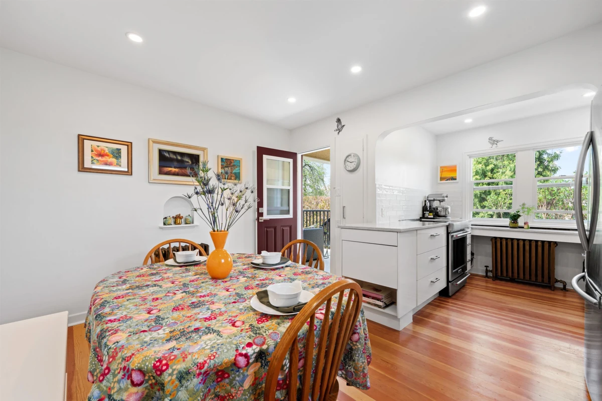Family Room Photo of 38 N Slocan Street, Vancouver, BC