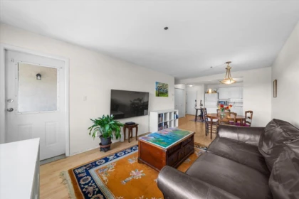 Breakfast Nook Photo of 819 1310 Cariboo Street, New Westminster, BC