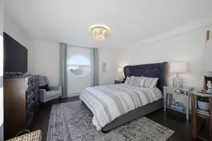 Bedroom 3 Photo of 502 14955 Victoria Avenue, White Rock, BC