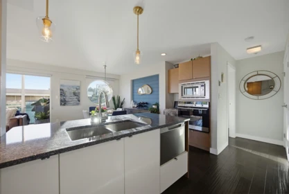 Pantry Photo of 502 14955 Victoria Avenue, White Rock, BC